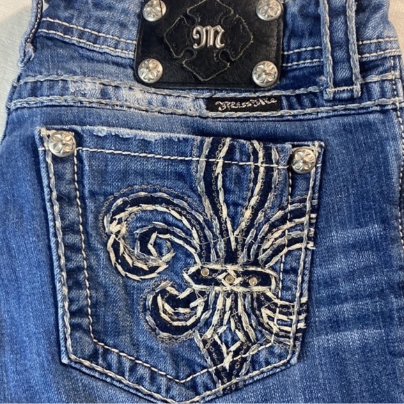 Miss Me Denim - Miss Me Embroidered Embellished Boot
Cut Jeans Sz 29